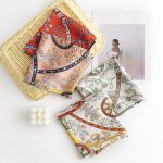 Women's fashionable warm scarves