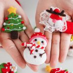 Wool felt poke and poke music Christmas brooch hairpin Festive decorations Handmade DIY