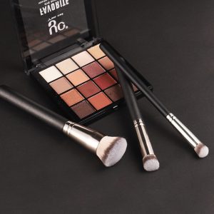 Flat Top Foundation Brush & Angled Concealer Brush - Makeup Artist Kit