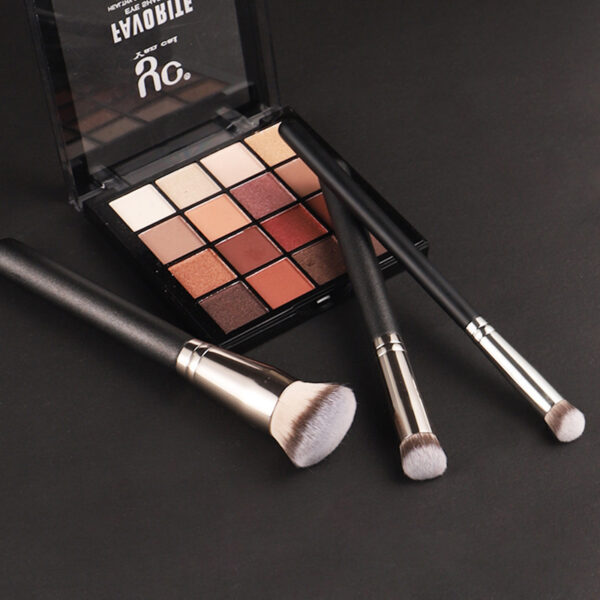 Flat Top Foundation Brush & Angled Concealer Brush - Makeup Artist Kit