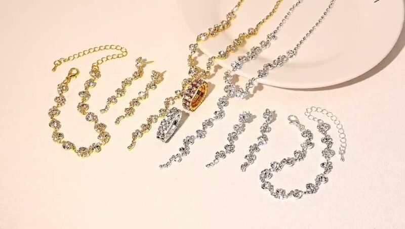 Fashion Pearl-Like Necklace & Earrings Set with Diamond Flowers