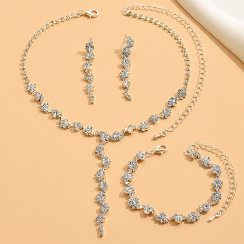 Fashion Pearl-Like Necklace & Earrings Set with Diamond Flowers
