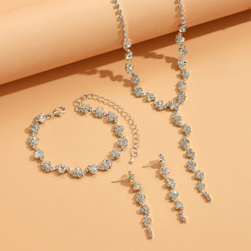 Fashion Pearl-Like Necklace & Earrings Set with Diamond Flowers