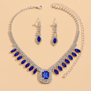 Luxurious Black and Sapphire Jewelry Set for Evening Wear